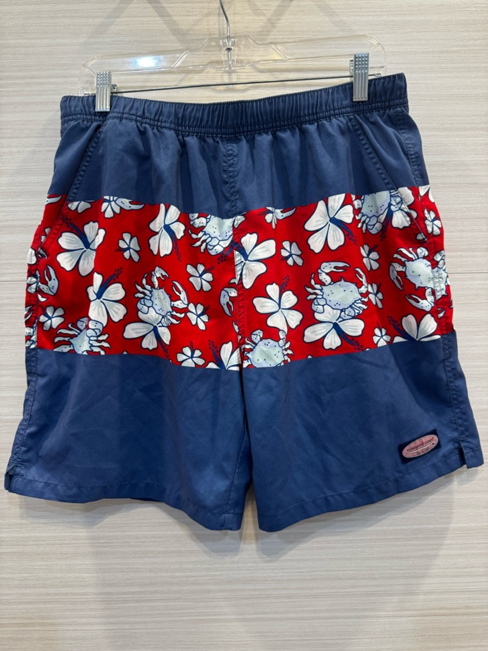 Vineyard Vines Chappy Swim Trunks Red White Blue Floral Crabs size Medium
